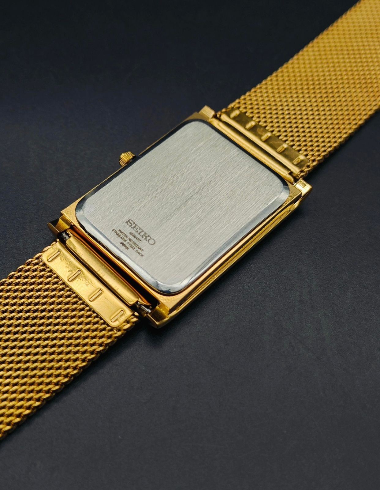 Classic Vintage Seiko Slim Quartz Men's Wrist Watch