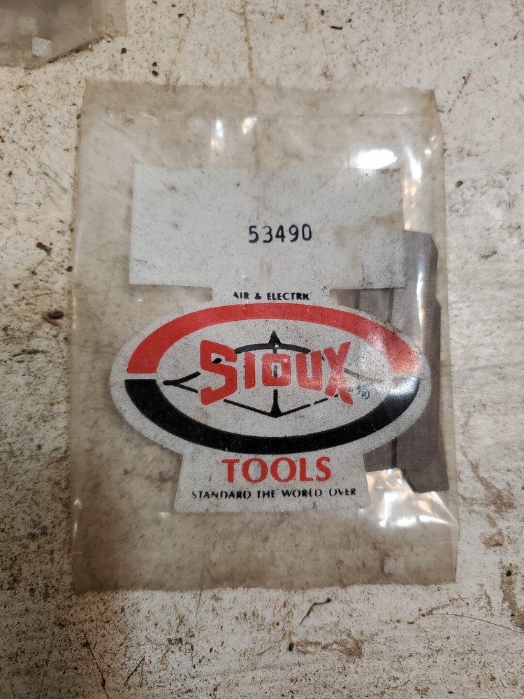 SIOUX TOOLS VANE SET 53490 (NEW IN PACKAGE)