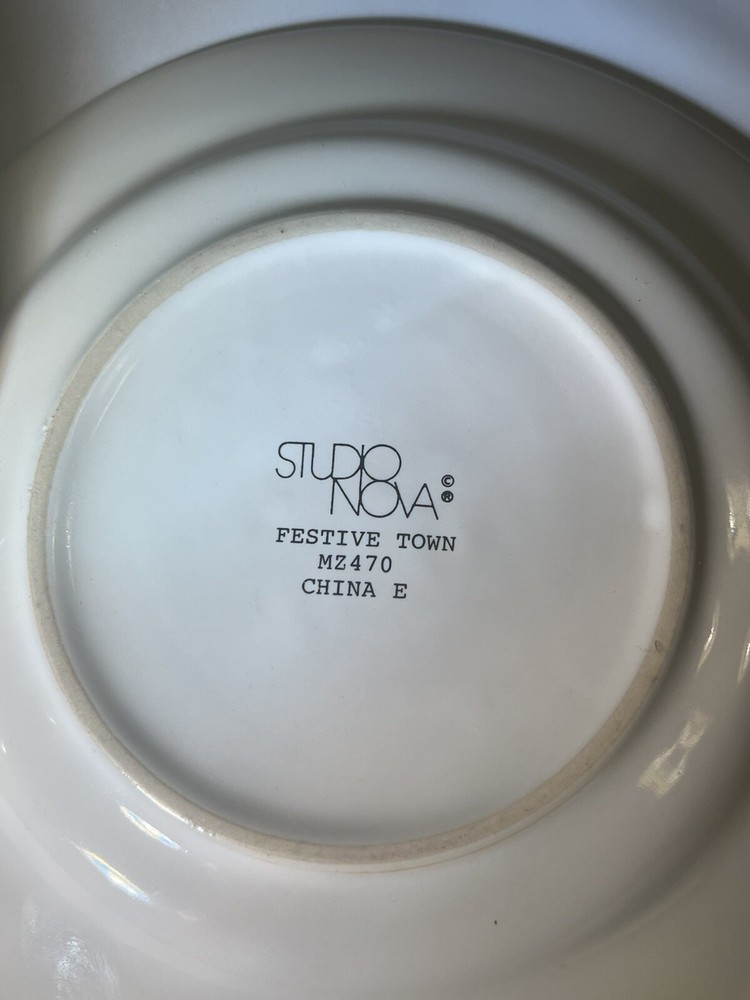 Studio Nova Festive Town MZ470 Cup & Saucer