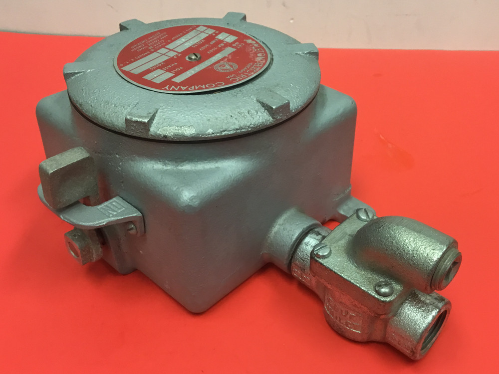 Appleton - P/N: GUSC75-4 5/96 - Explosion Proof Enclosure Switch - UNUSED