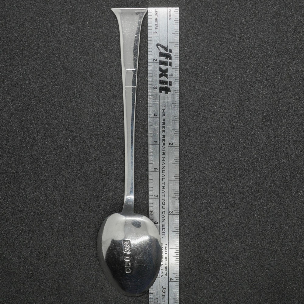 Antique Solid Sterling Silver Art Deco Teaspoon. 12g.