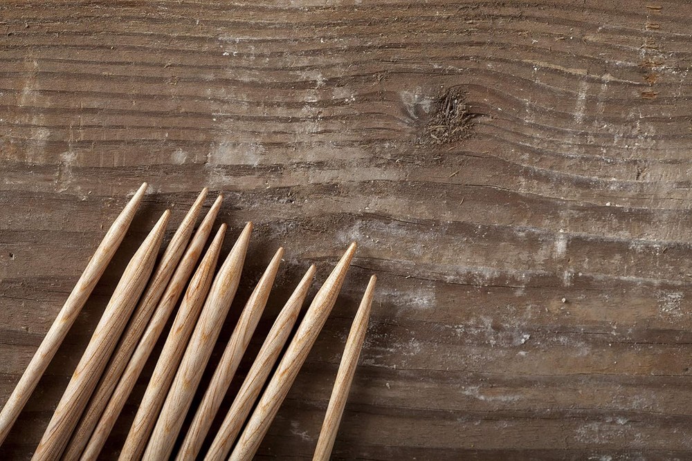 Double Pointed Wood Knitting Needle Set (Sunstruck 4")