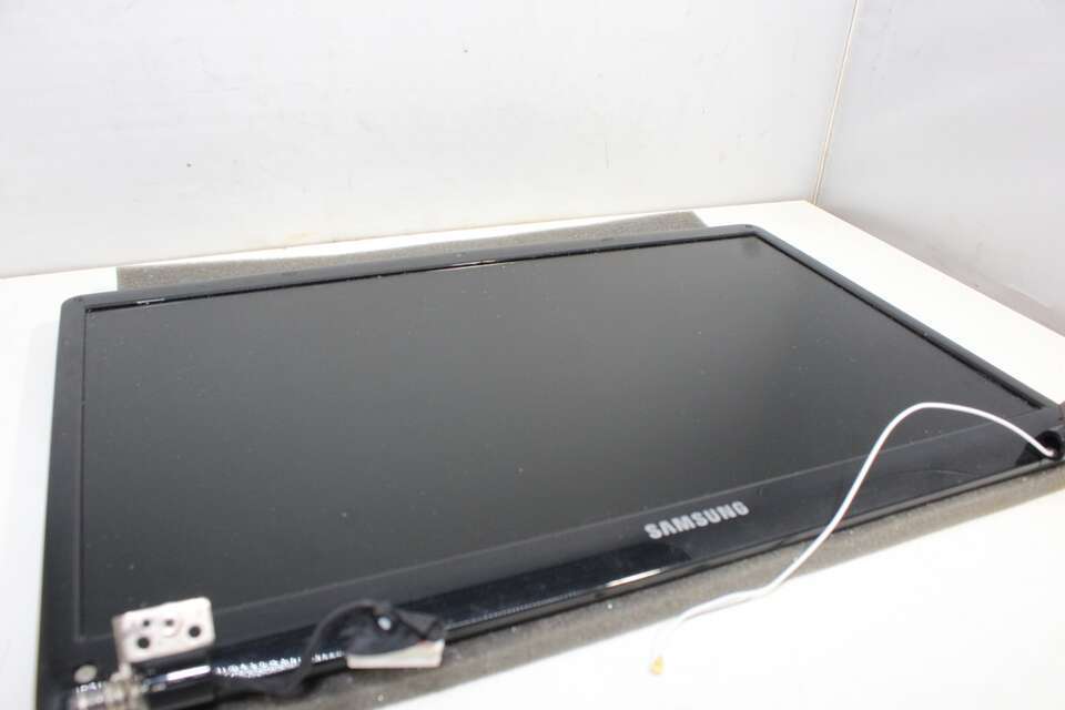 Samsung Laptop Model BA75-03590J Complete Screen Assembly