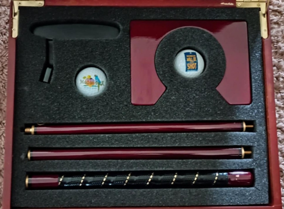 Executive Golf Mini Putting Set