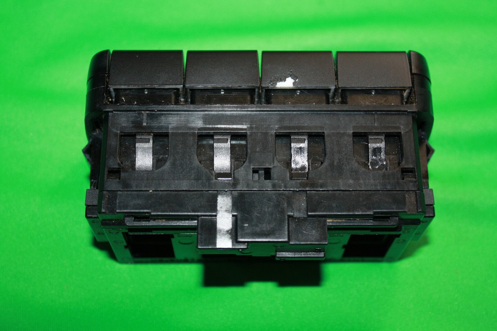 Freightliner CASCADIA Dash Switch Panel A0660973000 OEM