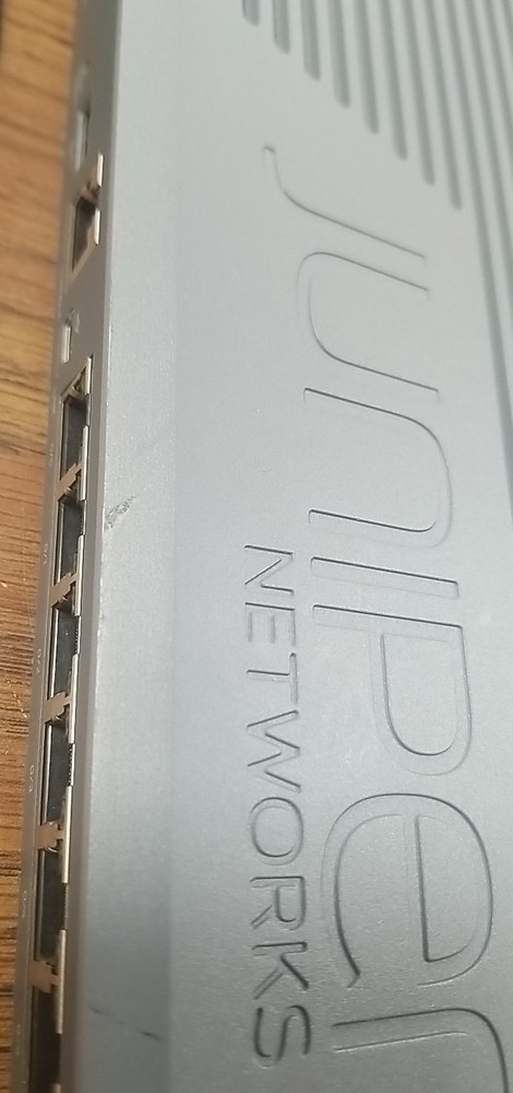 (X2) Juniper Networks SRX300 Services Gateway