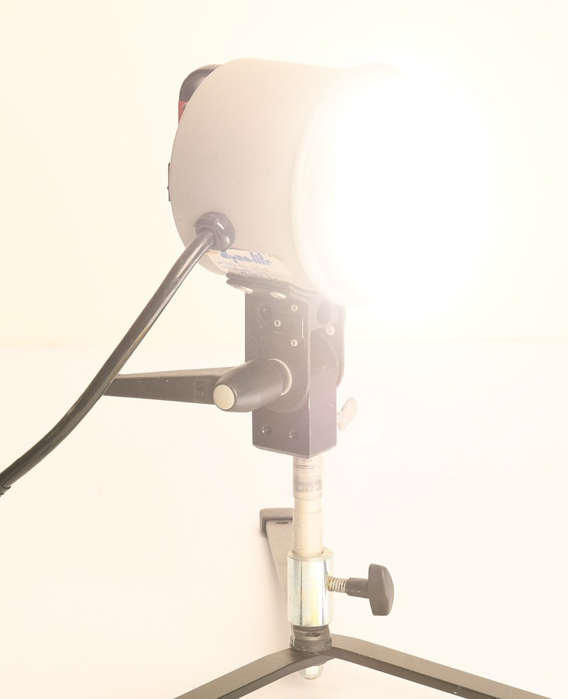 DYNALIGHT 2040 2000 Watt Strobe Head, 16 ' Cord. TESTED!! WORKING!!