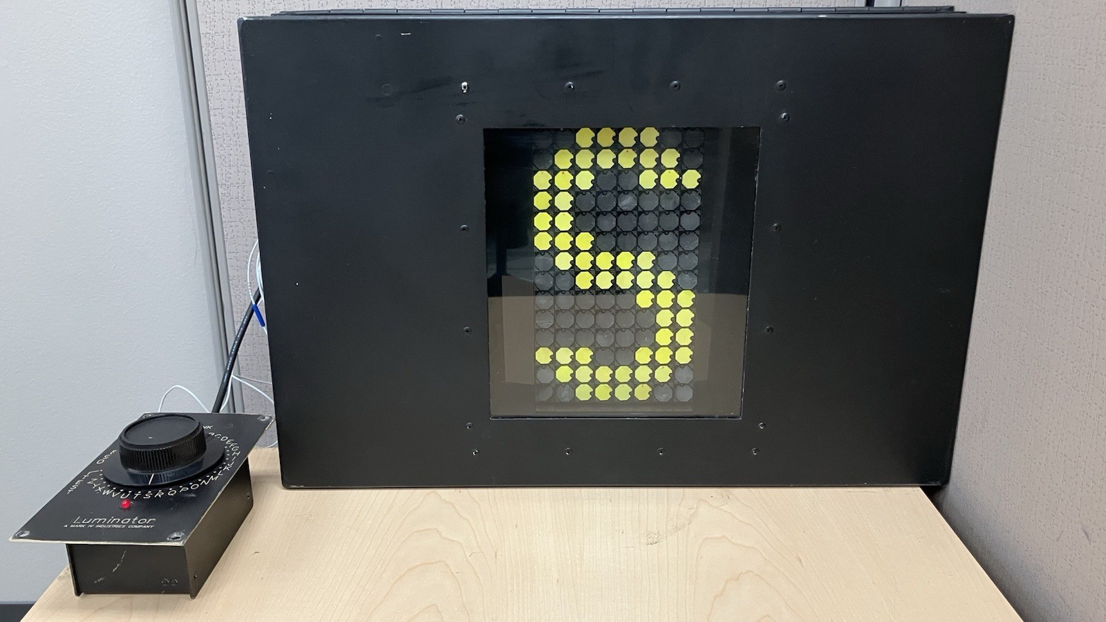 VINTAGE R32 LUMINATOR FLIP DOT END ROUTE SIGN - SEE PHOTOS