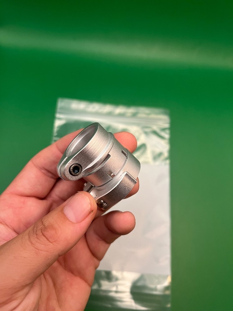 Autococker Clamping Feedneck