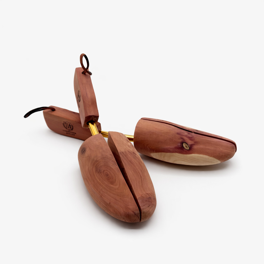 SHOE TREE - cedar wood - Cowboy boots/western boot shaper - aromatic - loop