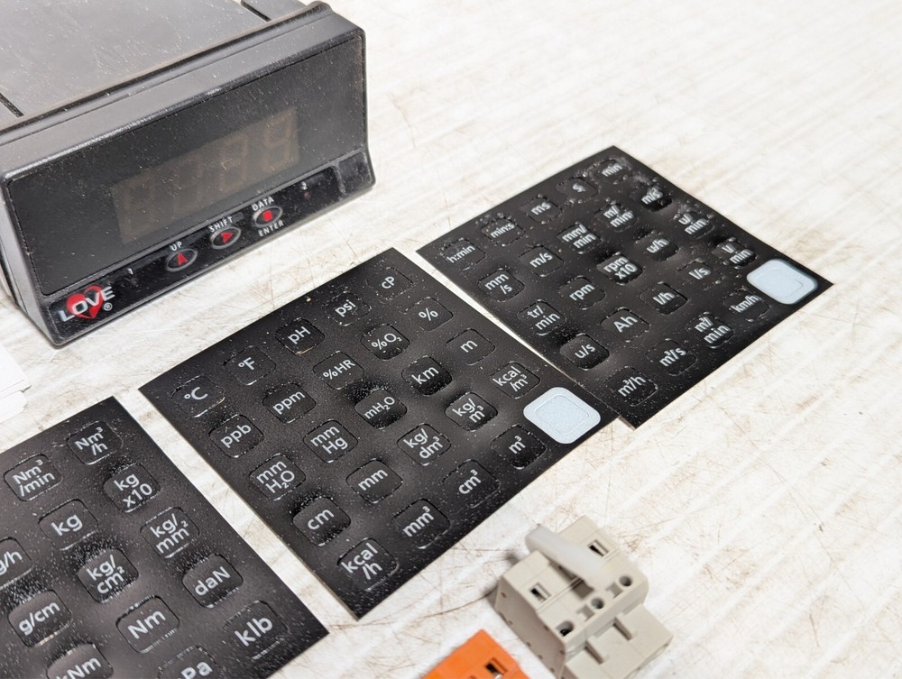NEW Dwyer LCI108-00 4-Digit Compact Panel Meter / Indicator for Process Control