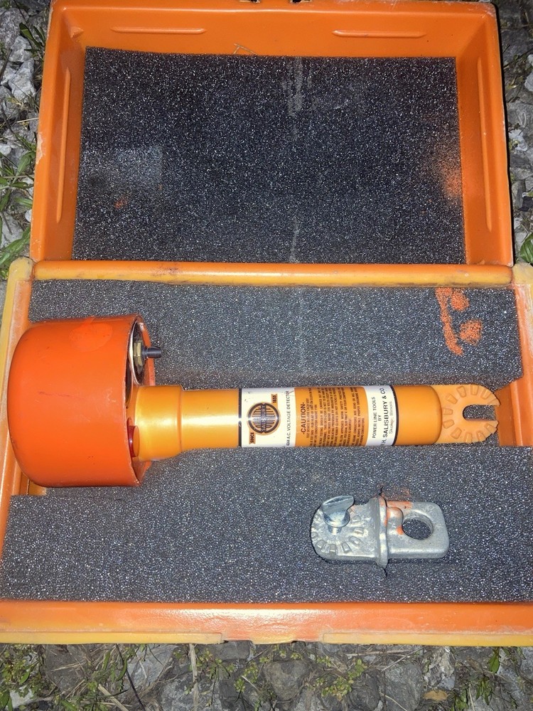Voltage Detector