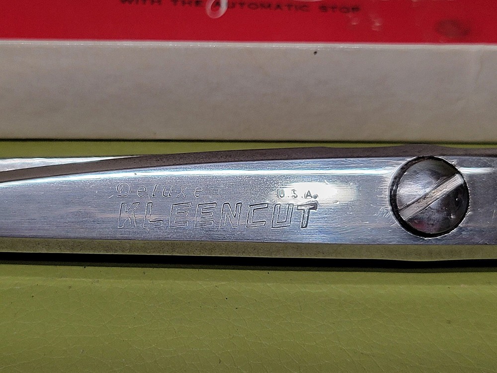 VINTAGE 1950s KLEENCUT PINKING SHEARS w/ BOX