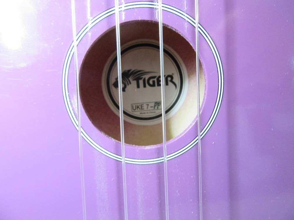 UKULELE TIGER PURPLE MUSICAL INSTRUMENT UKE 7 - PP 4 STRING BEGINNERS