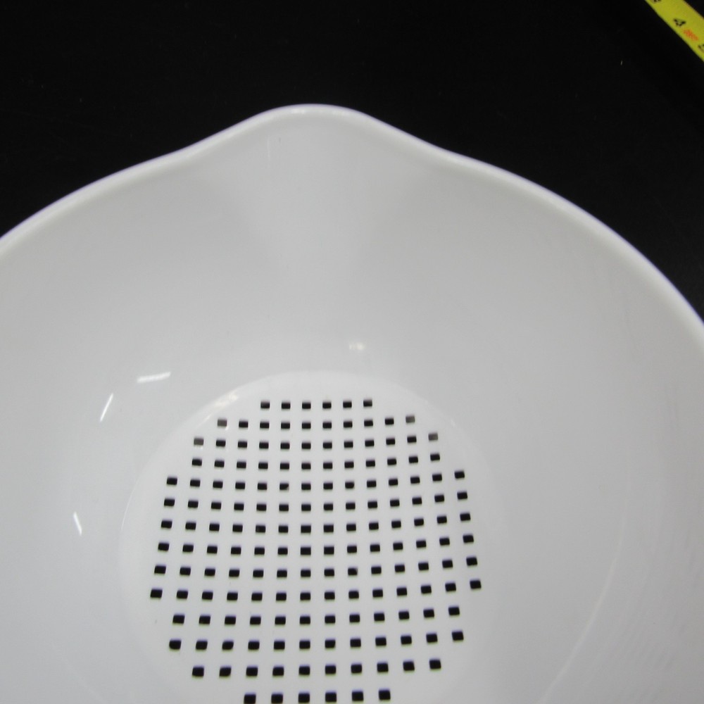 Vintage Tupperware Small White Colander Strainer 1 quart 1200