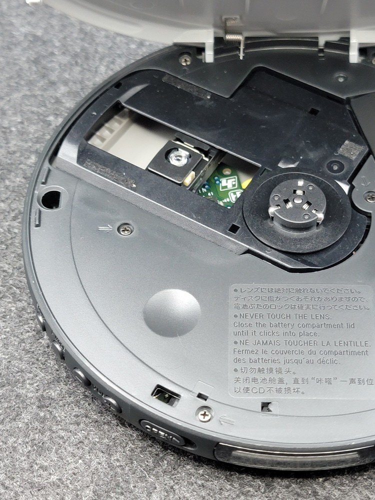 Sony D-EJ011 CD Walkman Portable CD Player Discman - Silver [Tested]