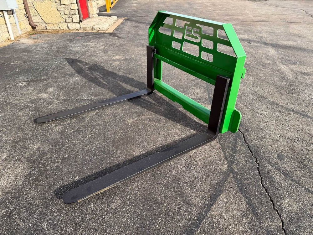 John Deere Quick Attach Pallet Forks