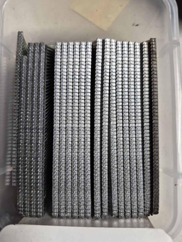 PASLODE Angled Finish Nail Galvanized 16ga, 1-1/4” open pack