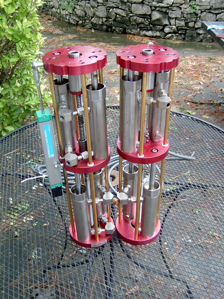 FLUIDIC SYSTEMS METERING SYSTEM - PATENT # 6,398,514 B1