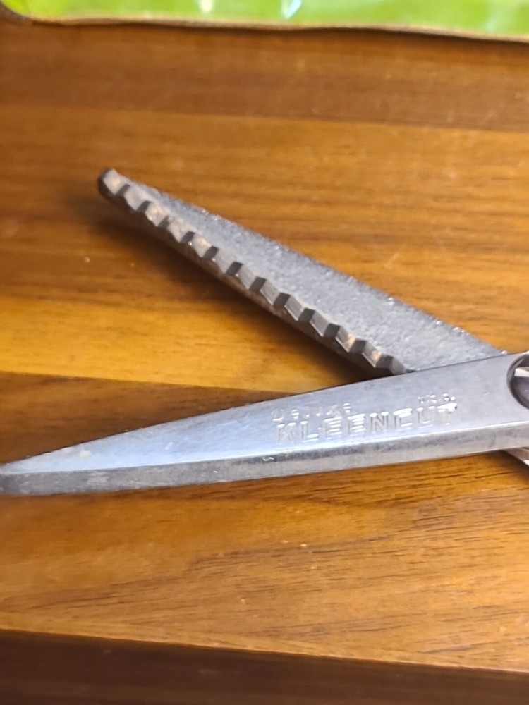 Vintage 1970s Kleencut Pinking Shears Scissors.
