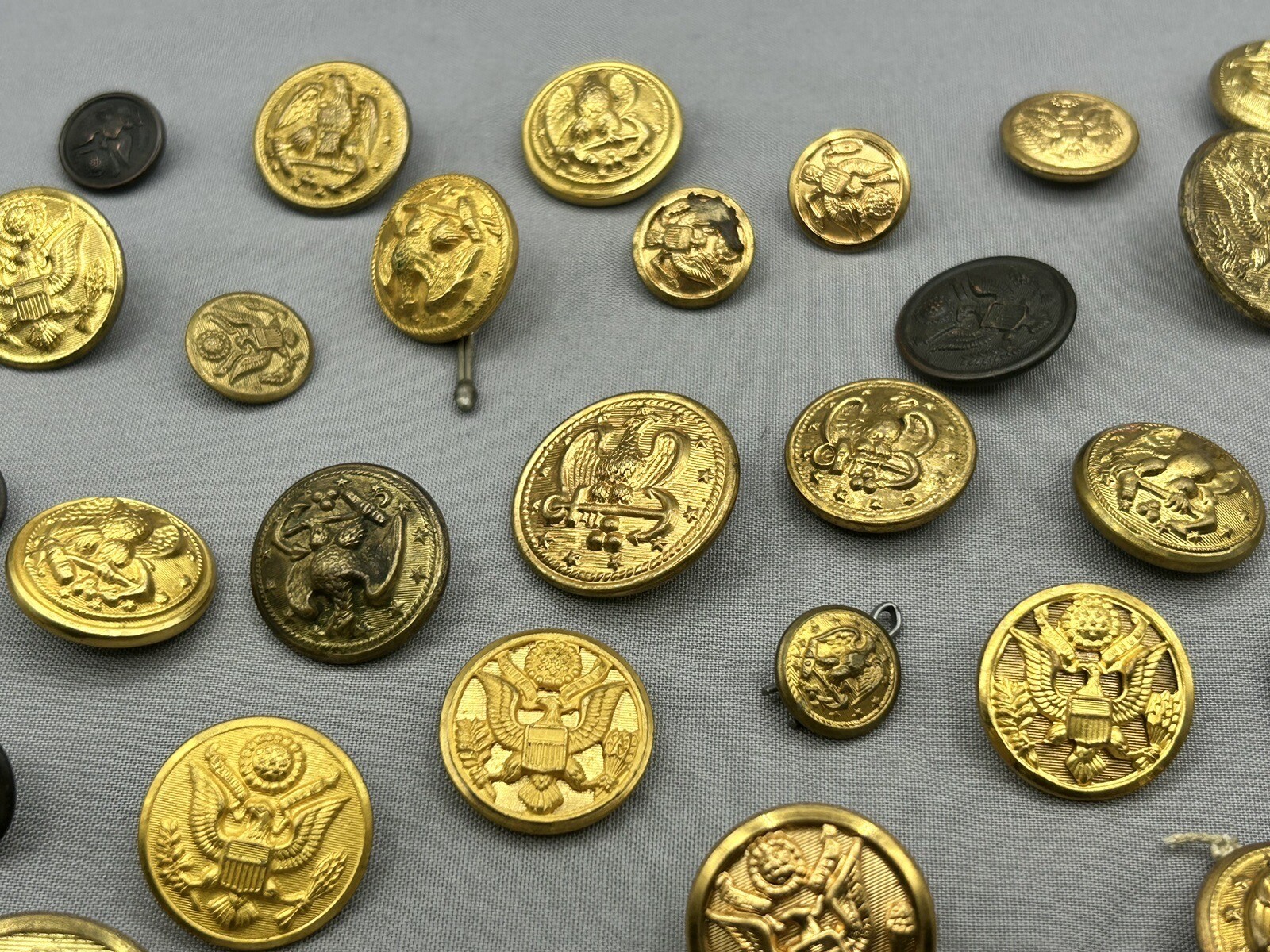 Random Lot Of (4) Original War Buttons - Military Antique Brass More Read