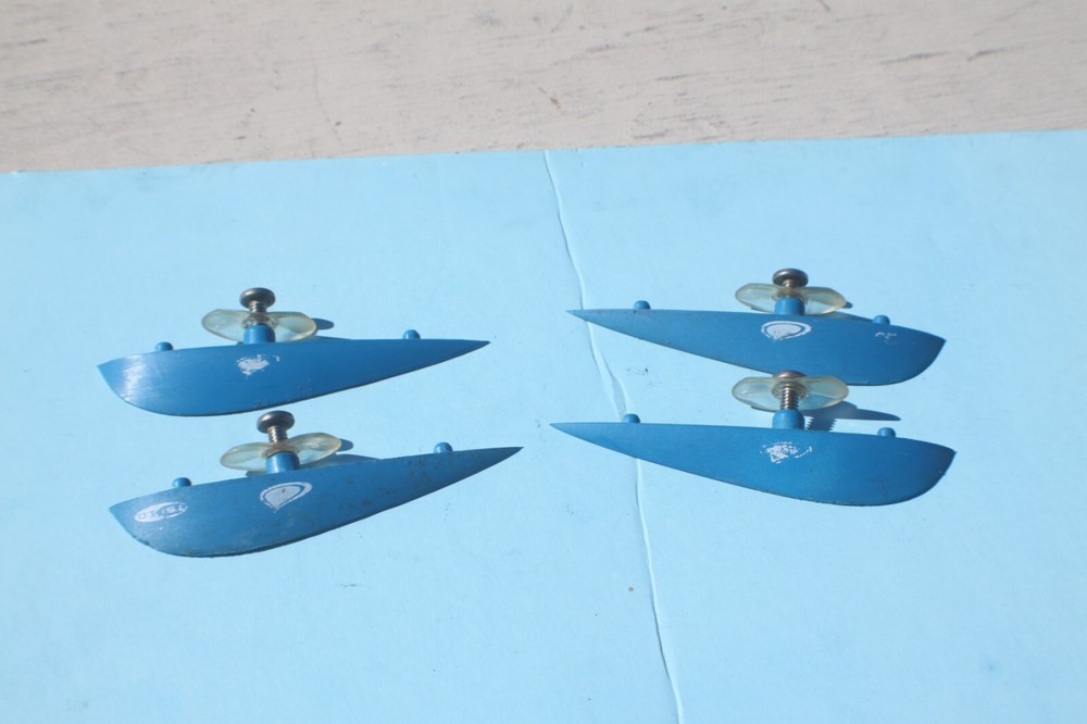 LIQUIDFORCE - WAKEBOARD - SKEGS (4) R&L - USED