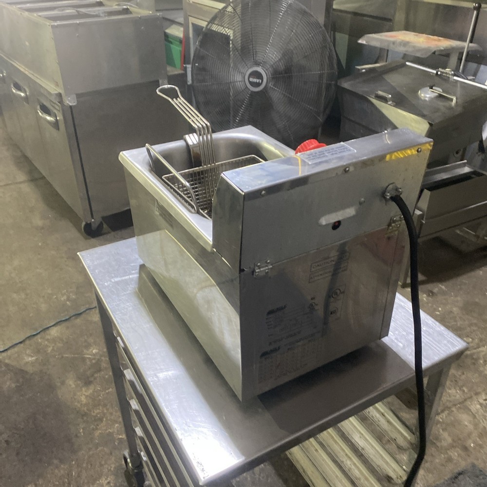 Pre-Owned Eagle Countertop Deep Fryer Model EF10-240 TESTED
