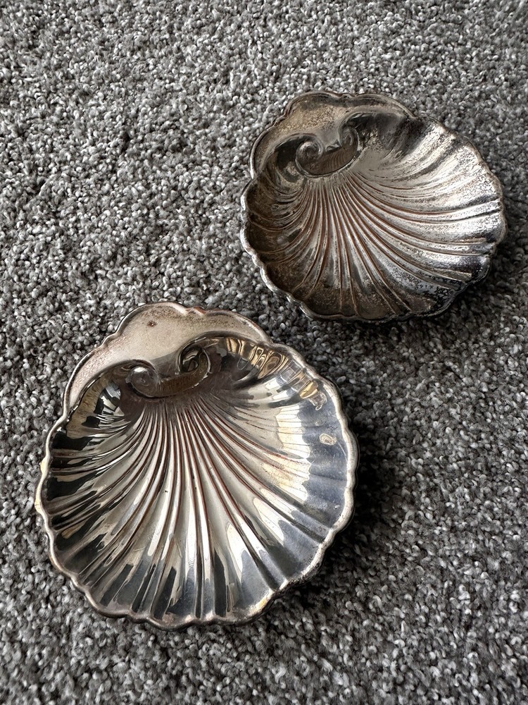 Vintage Eton Dolphin Handle Clam Shell Silver Plated Electrified BunWarmer