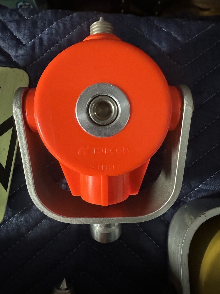 4 SURVEY PRISMS And Topcom Housing