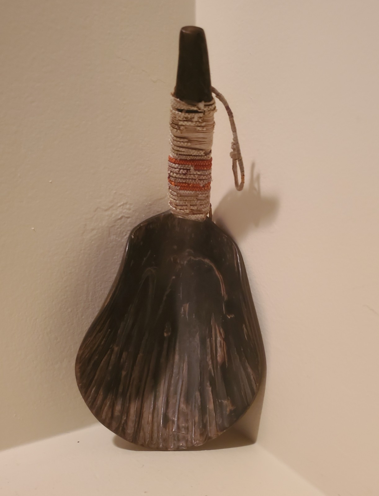 Antique OLD Native American plains Indian quilled buff horn spoon 19th c.