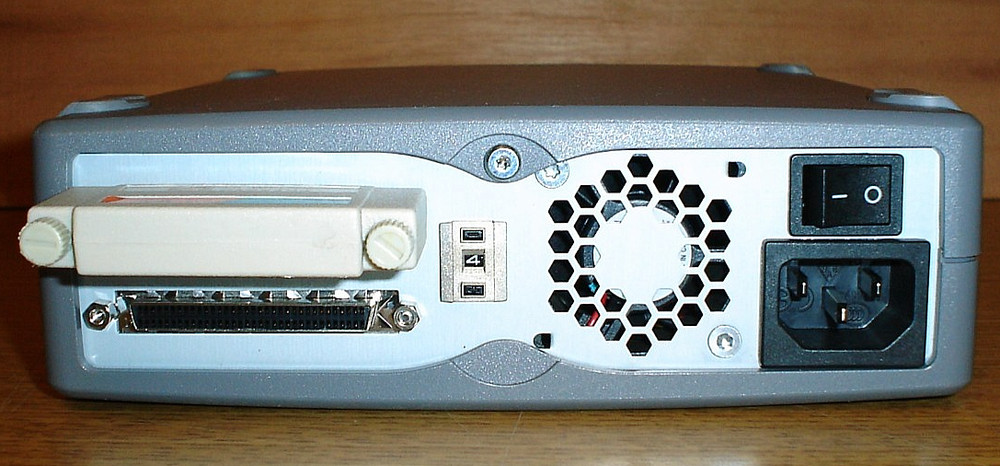 Sun MicroSystems DAT72 Digital Data Storage 380-1323-01 External Tape Drive