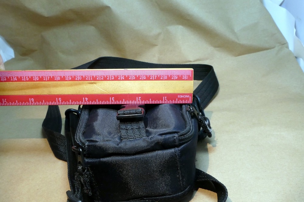 Targus digital camera messenger bag case with shoulder strap black-gray