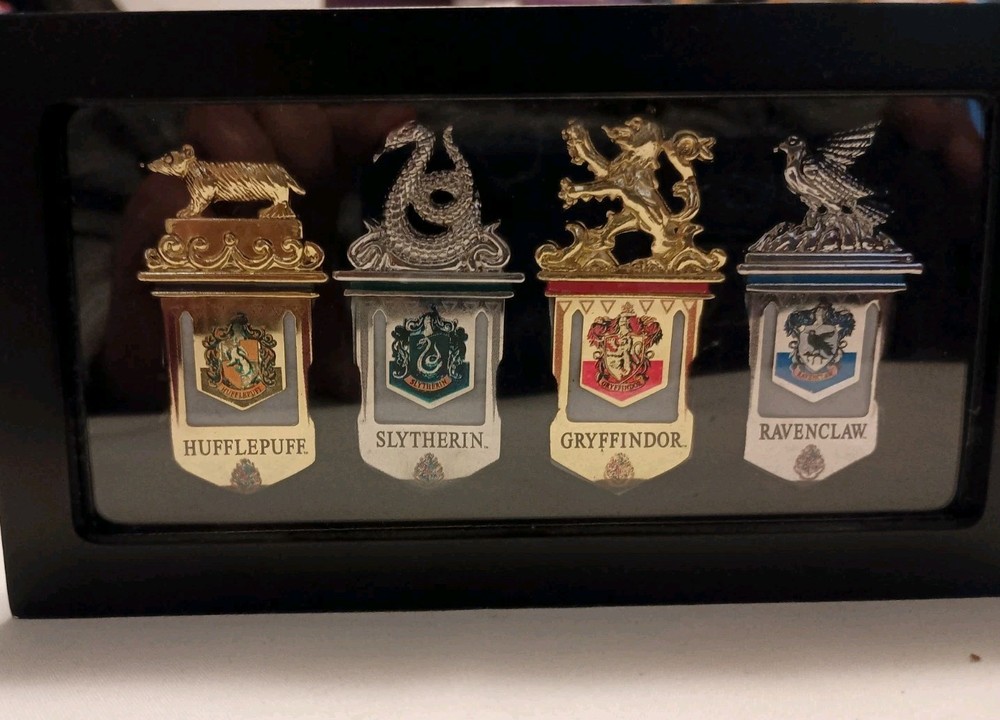 Harry Potter - Bookmark - Set Of 4 With Case