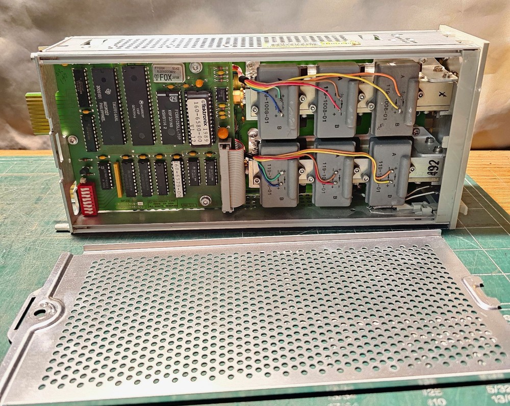 Tektronix AT5010 GPIB Programmable Attenuator – TM5000 Plug-In – Untested