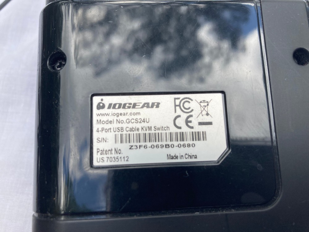 IOGEAR 4-Port External KVM Switch USB Cable Model GCS24U Mint
