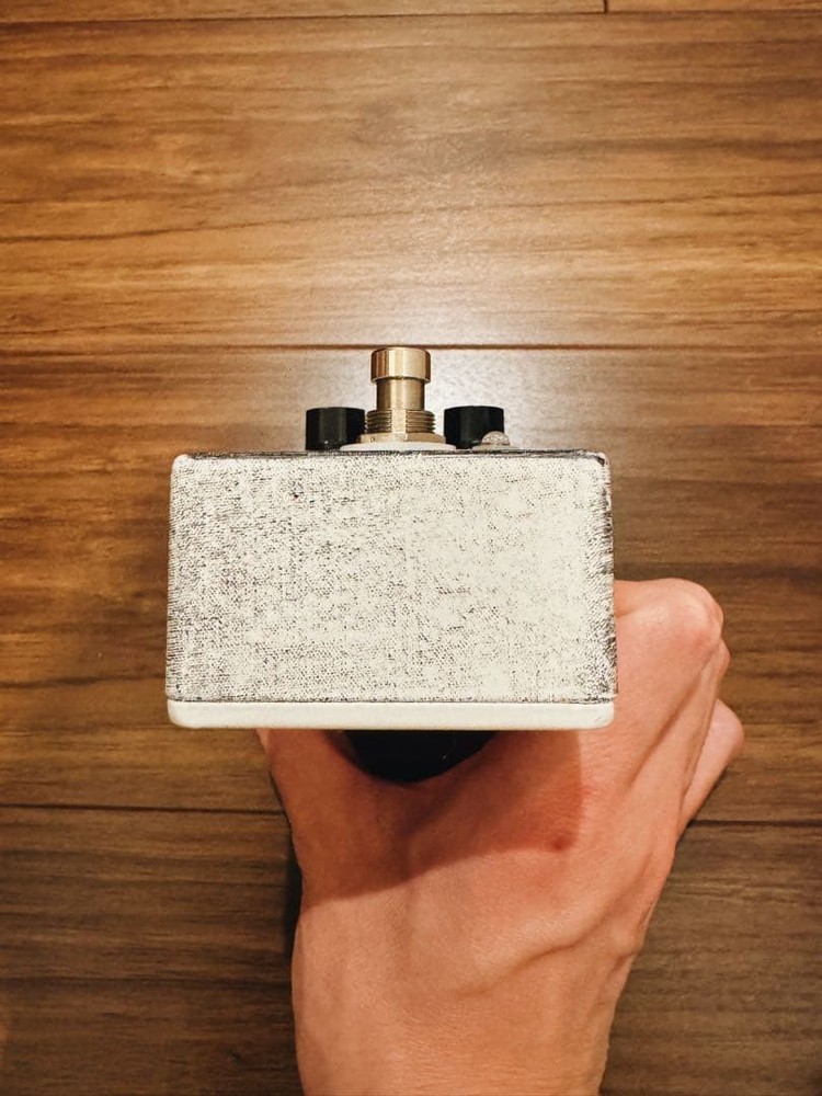 mid-fi electronics Demo Tape Fuzz Pedal