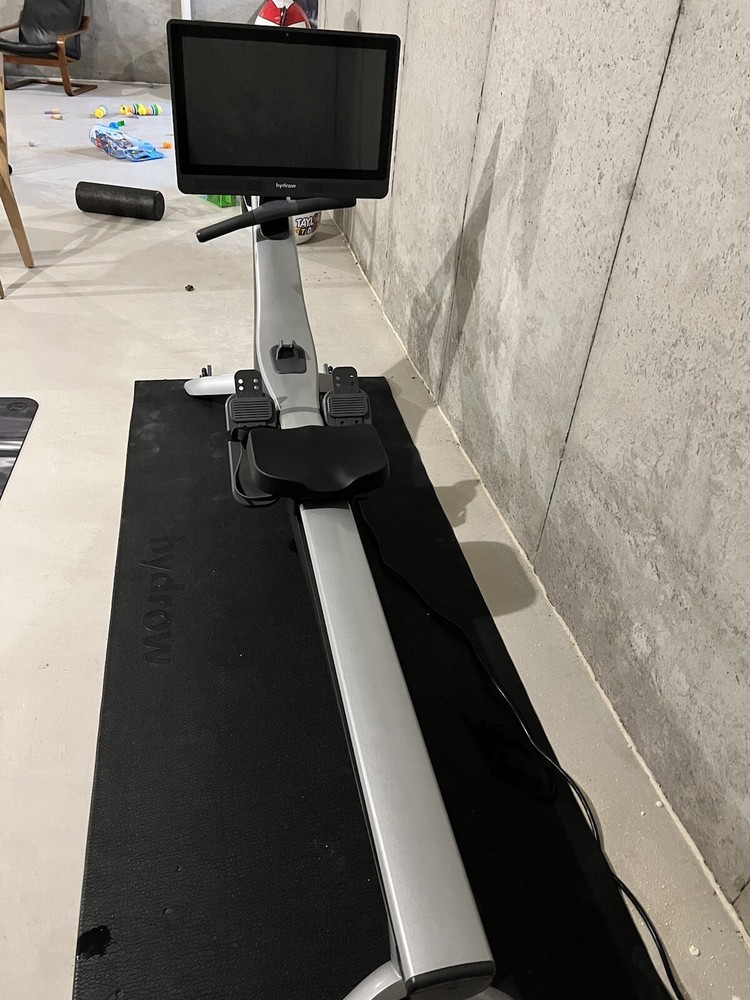 Hydrow Rowing Machine Barely Used Great Condition + Mat