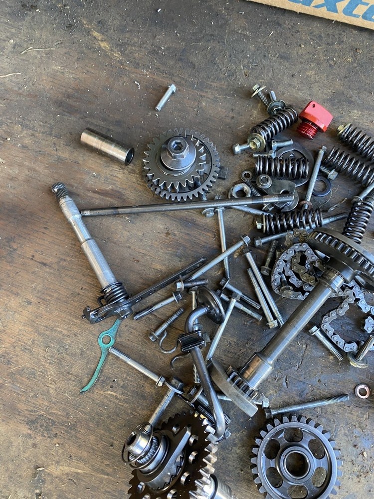 2004 Honda CRF450R MISCELLANEOUS BOLTS / HARDWARE