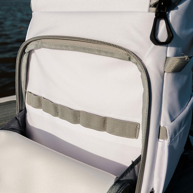 IGLOO MARINE BACKPACK Soft Side Cooler Zippered Pockets Cell Touchscreen Window