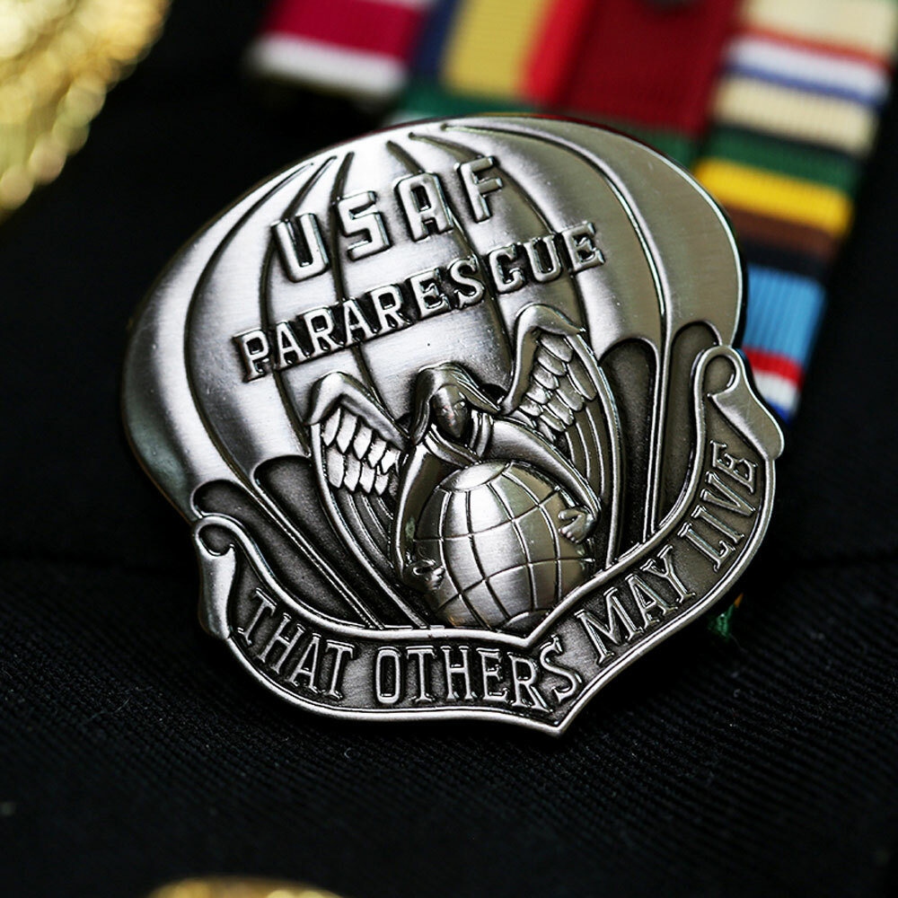 USAF Paraescue Jumper Red Beret Hat With Pararescue insignia Badge Size L 7 3/8