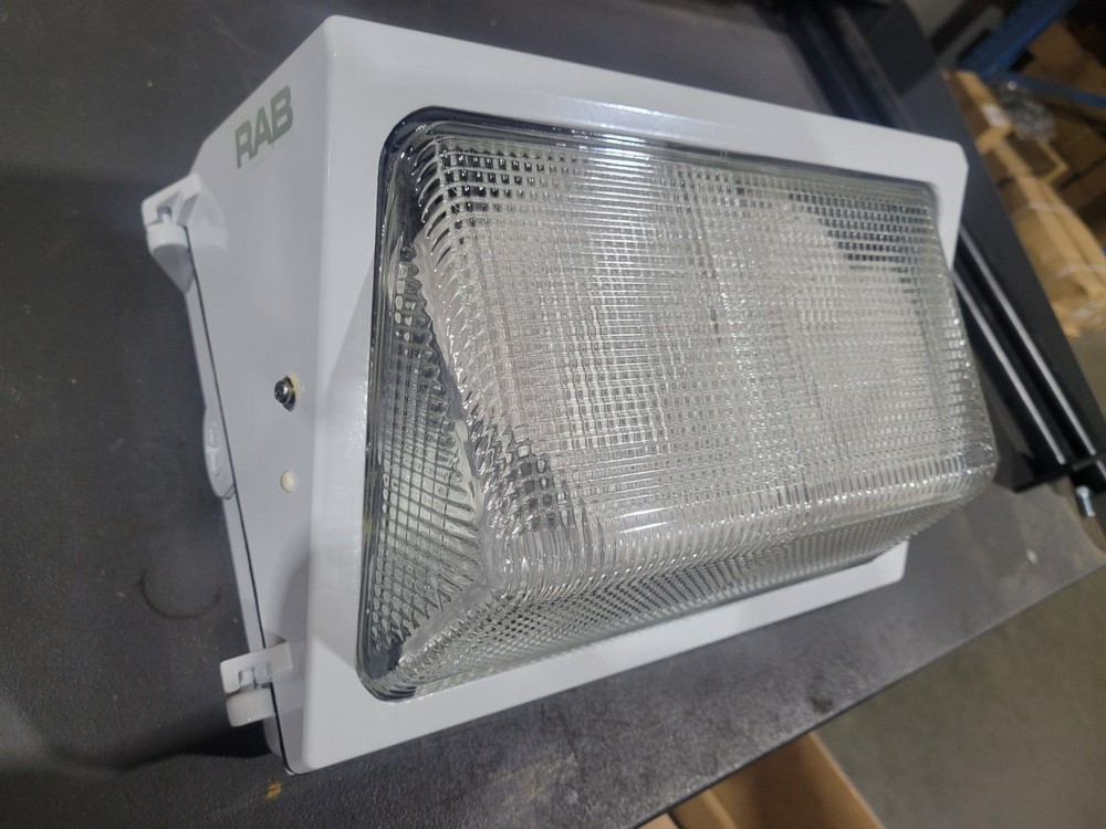 RAB OUTDOOR LIGHT WP2F84W