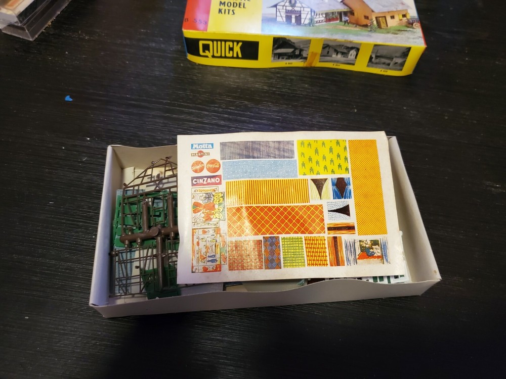 Quick Models Two House Kit B553 Ho Scale