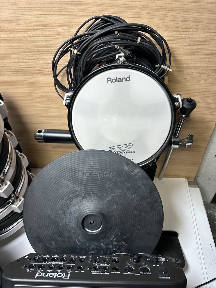 Roland TD-8 Electronic Drum Kit (please Read And See Pics)