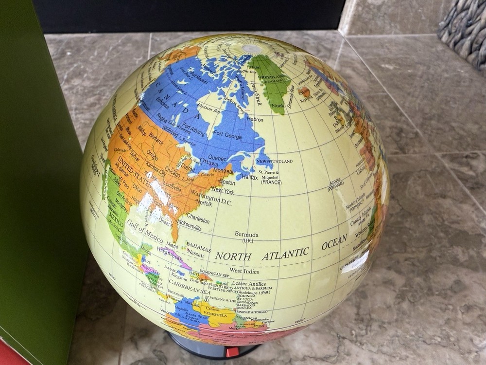 7”x5.5” Desktop Battery Powered Rotating Globe