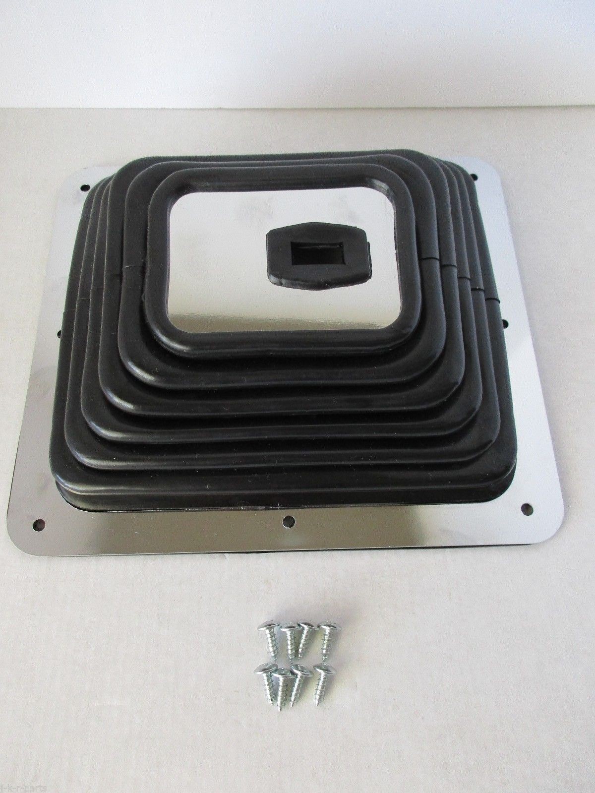 HURST B&M STYLE RUBBER SHIFTER BOOT W/CHROME PLATE 7 3/4"X8 3/4" UNIVERSAL #9631