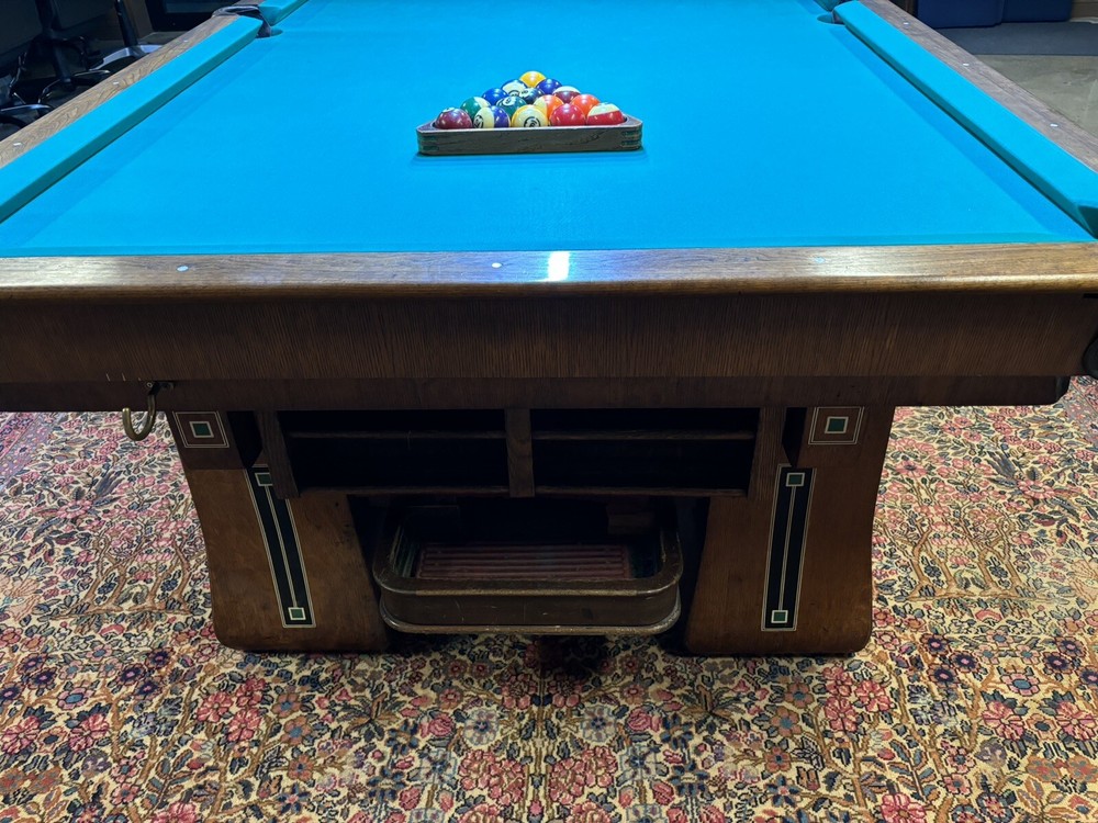 9 Foot Kling Antique Brunswick Pool Billard Table