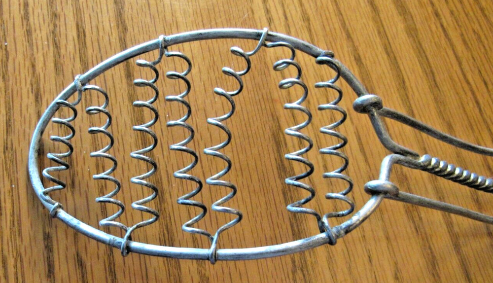 WIRE STRAINER Twisted Metal, APPROXIMATE AGE 1920 PRIMITIVE