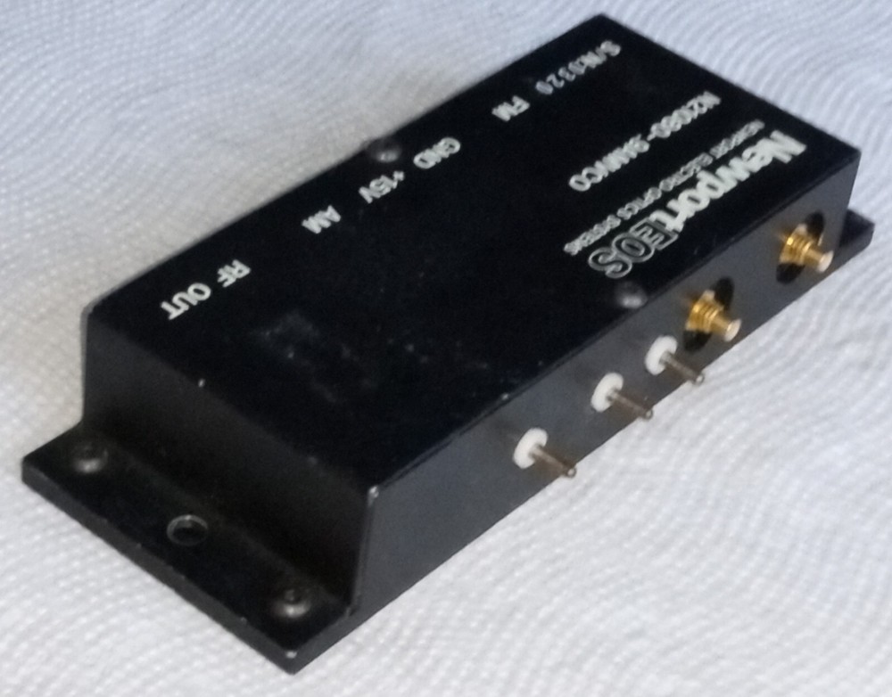 Newport EOS N21080-.9AMVCO Wide Band VCO for UHF Transmitters and Experiments