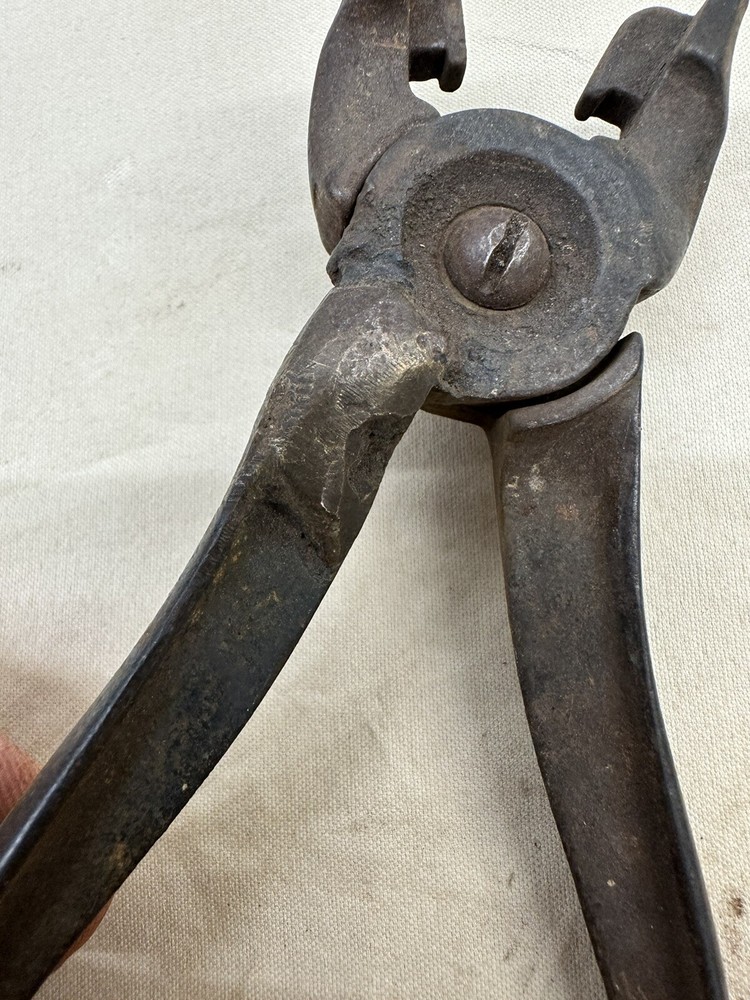 Vintage HOG RING Pliers?