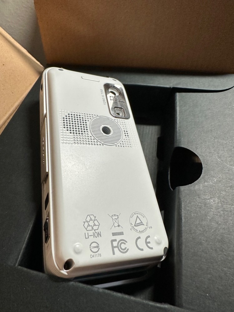 3M SHOOT N'SHARE CAMCORDER+PROJECTOR